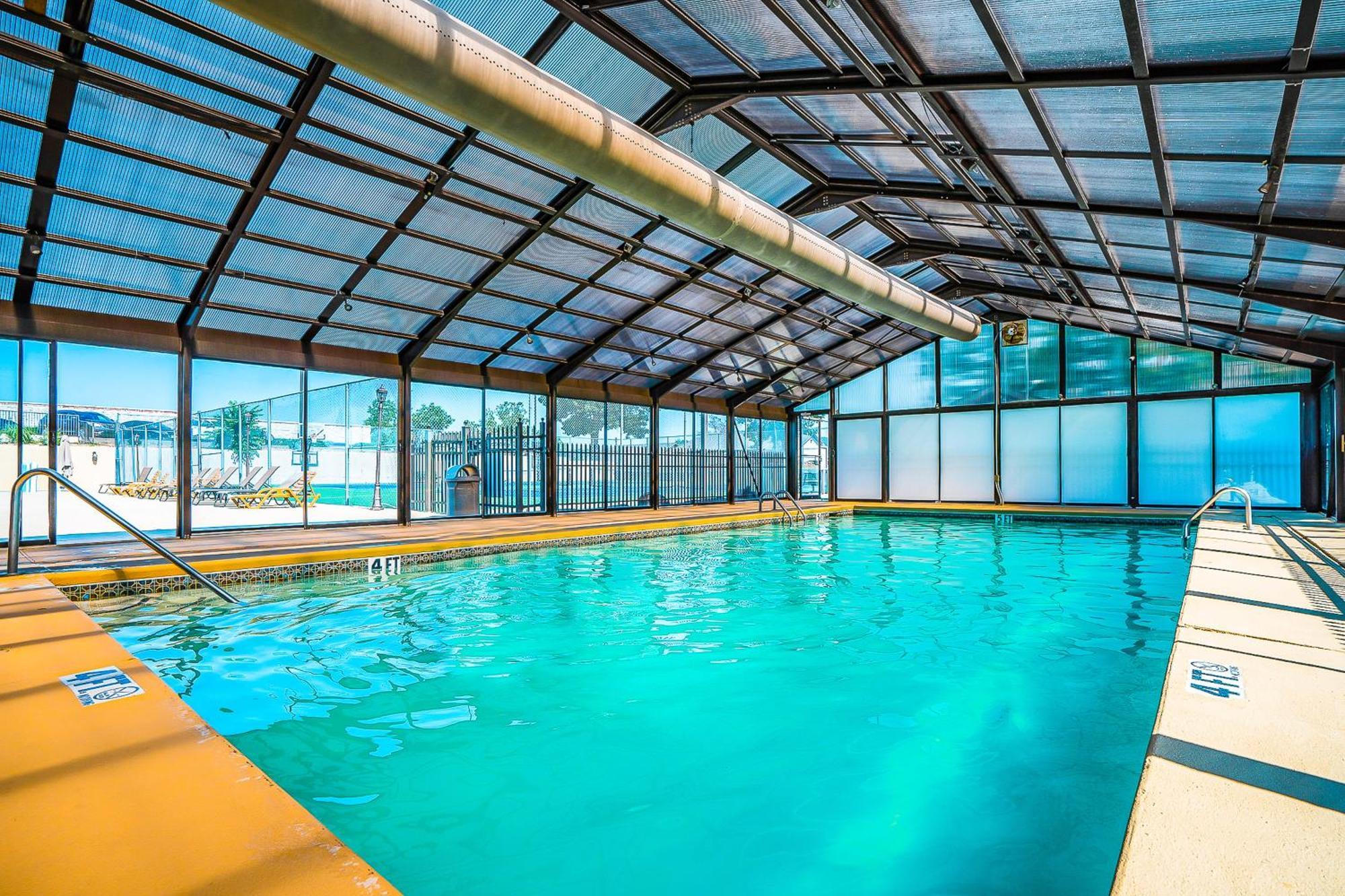 Lofty Retreat & Paradise Pointe Branson Room photo