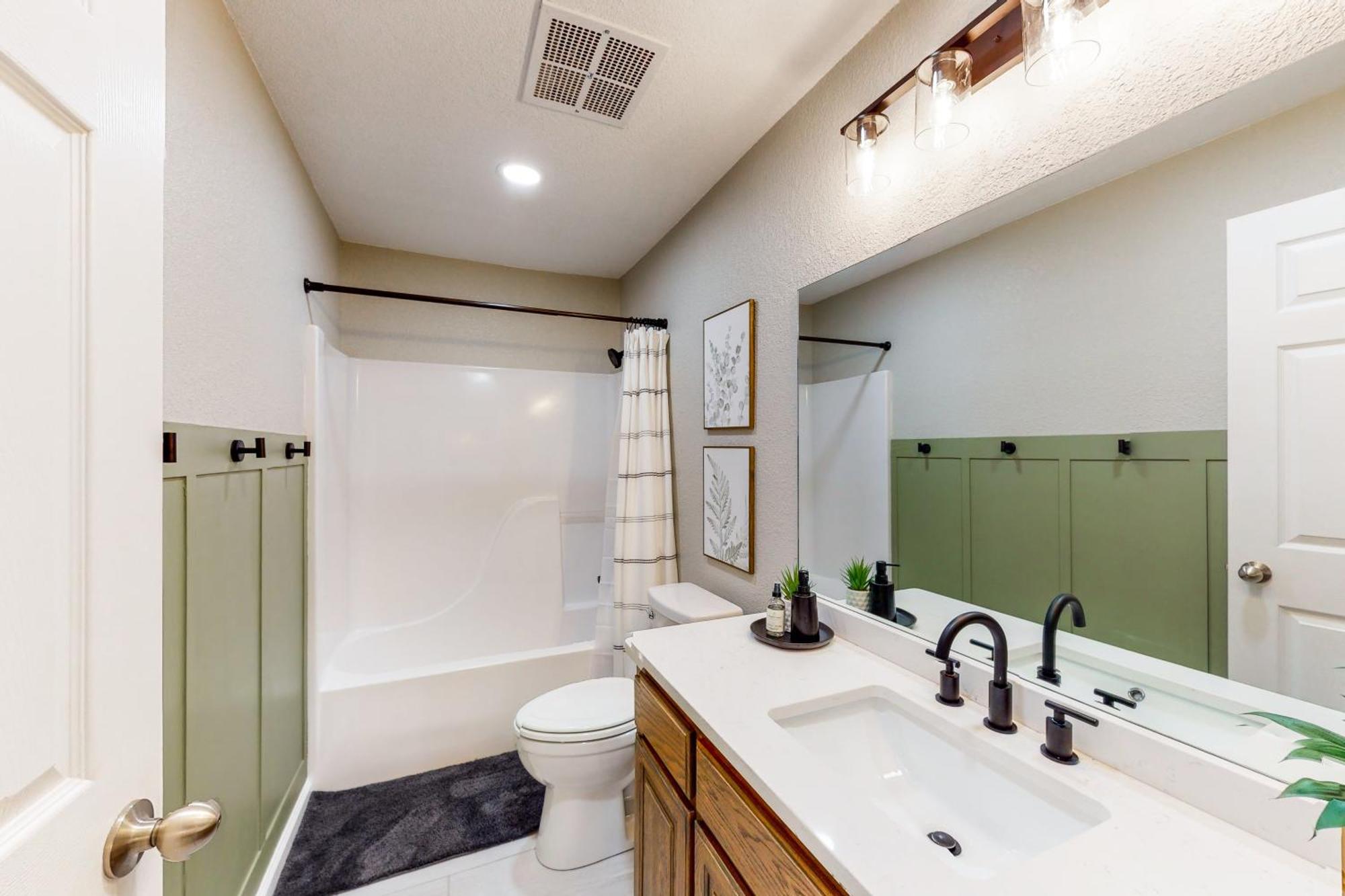 Lofty Retreat & Paradise Pointe Branson Room photo